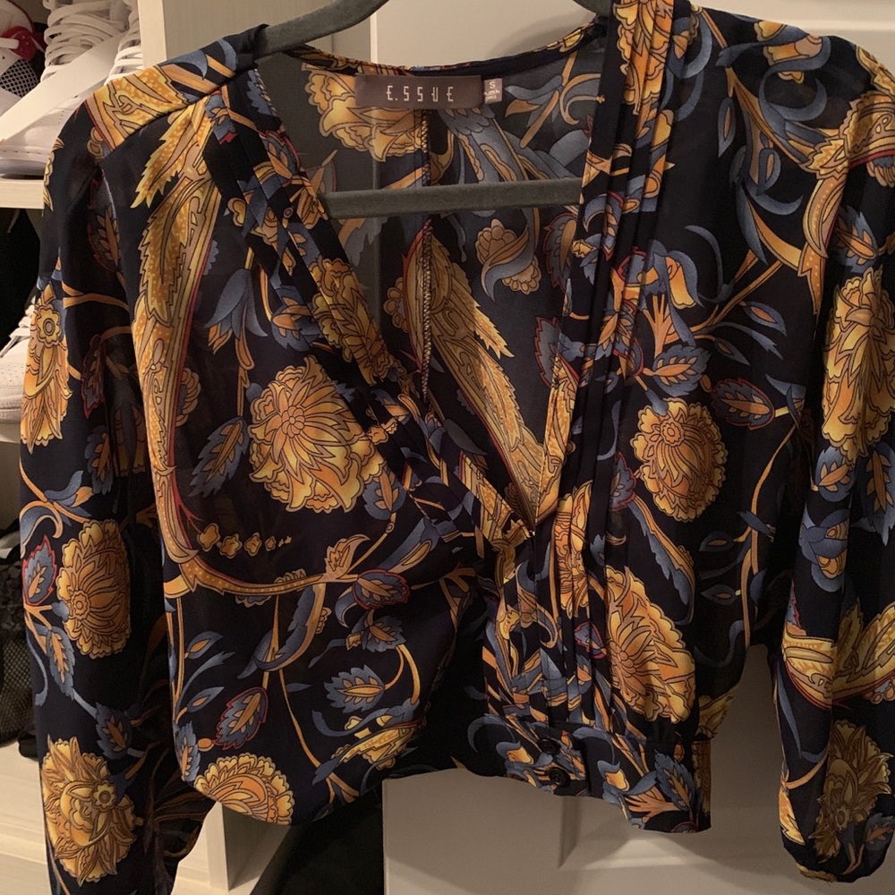 Butterfly sleeve top